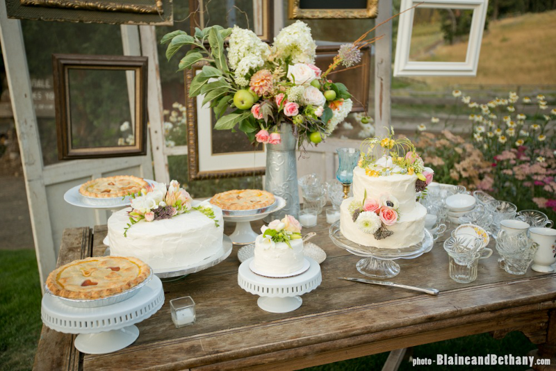 Fleur Cakes Custom wedding cakes and desserts, Hood River and the